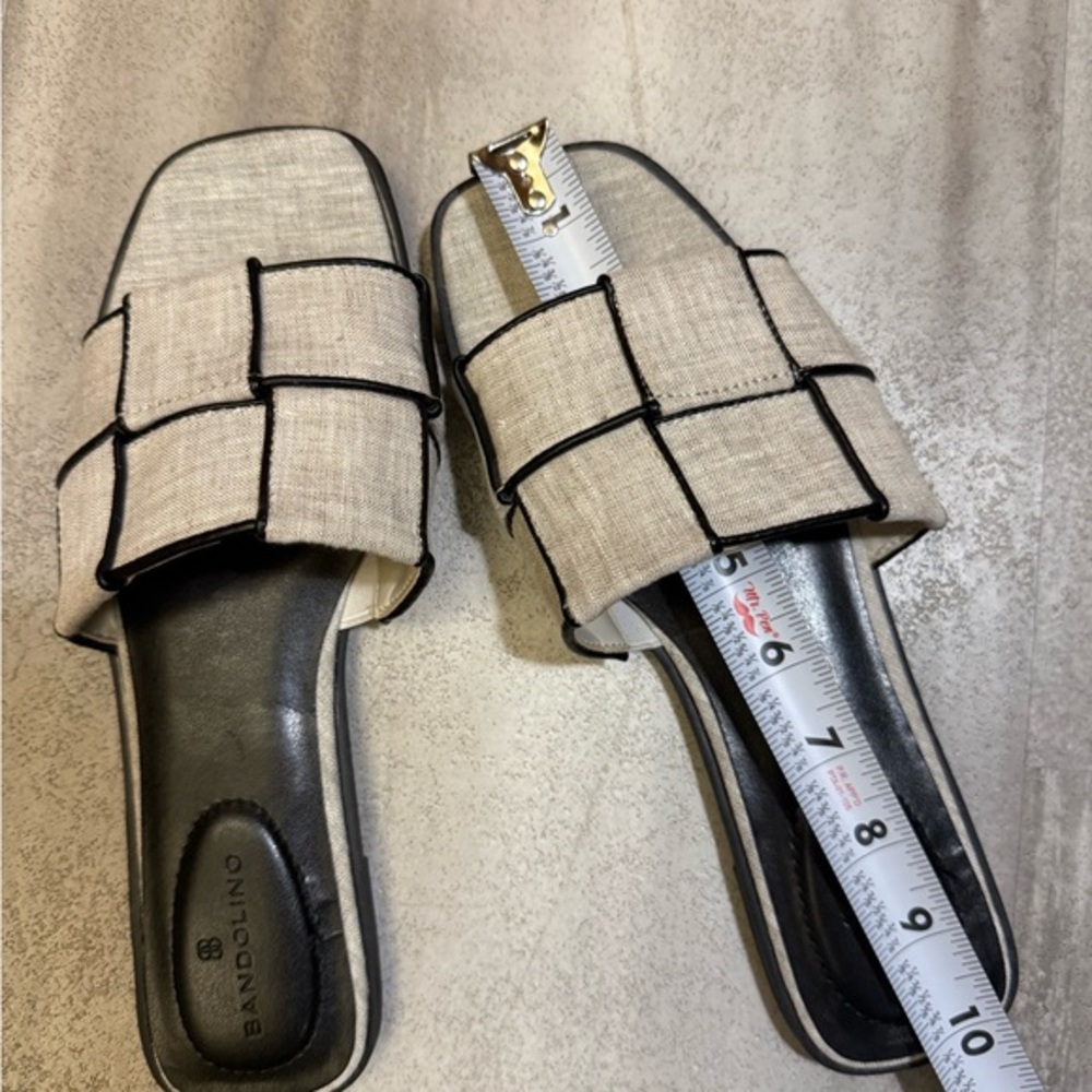 Bandolino Women's Tan Slide‎ Sandals - Picture 4 of 4
